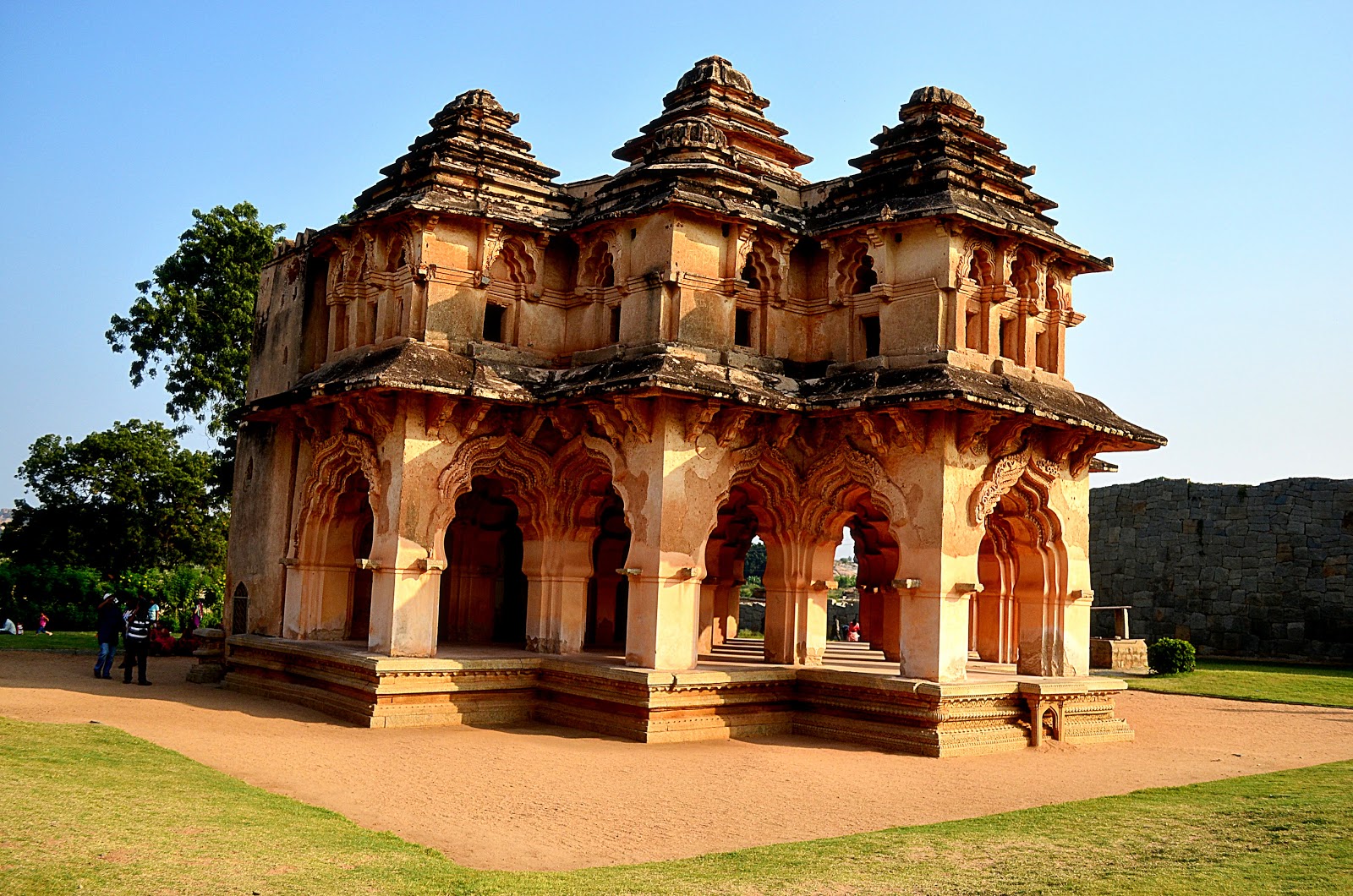 Say2daffodils: Hampi " The Lotus Mahal