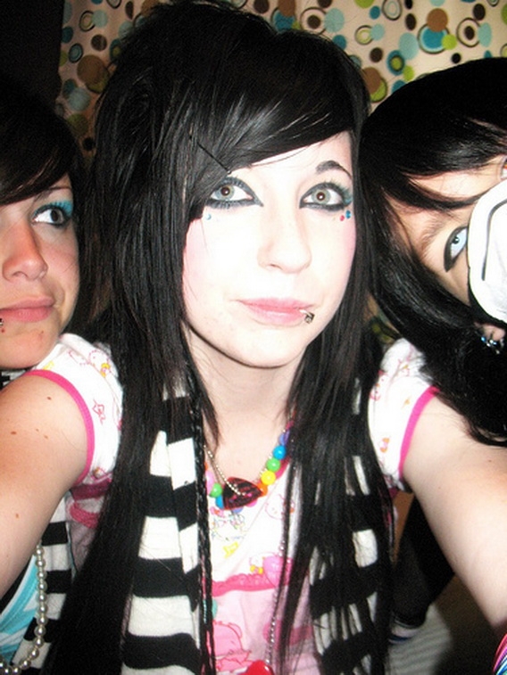 Cute Emo Hair For Girl Emo Medium Hairstyles cute-emo-hair-for-girl-emo-medium-hairstyles