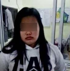 UI istri tersangka bandar narkoba yang ditangkap polisi karena suaminya melarikan diri UI istri tersangka bandar narkoba yang ditangkap polisi karena suaminya melarikan diri