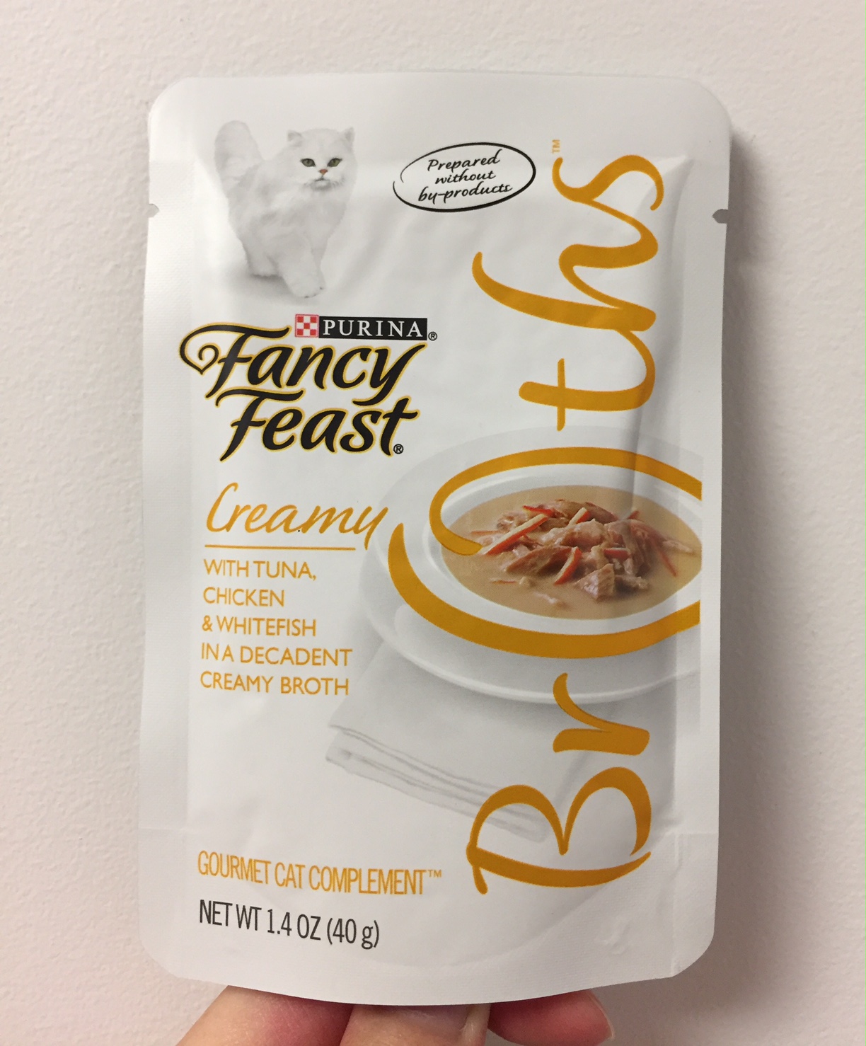 Fancy Feast Broths Creamy With Tuna, Chicken & Whitefish / ファンシーフィースト