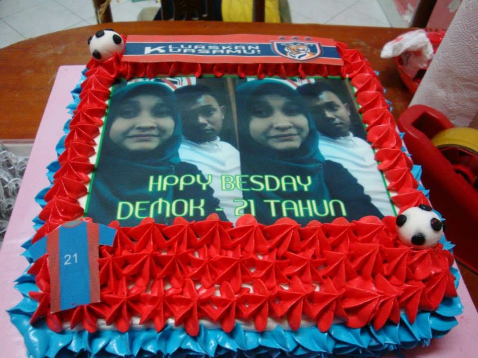 Idible Image. Azal Muffins & Cake House