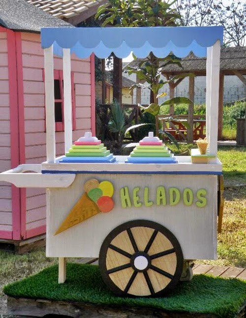 Carrito de helados. Chiste largo, auto, carrito, helados, corneta, competencia, guardias.