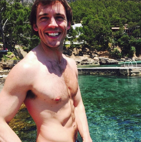 Dang met moi? Hay nhin nu cuoi cua Sam Claflin (Me Before You) de duoc 'sac' day nang luong nao! - Anh 8