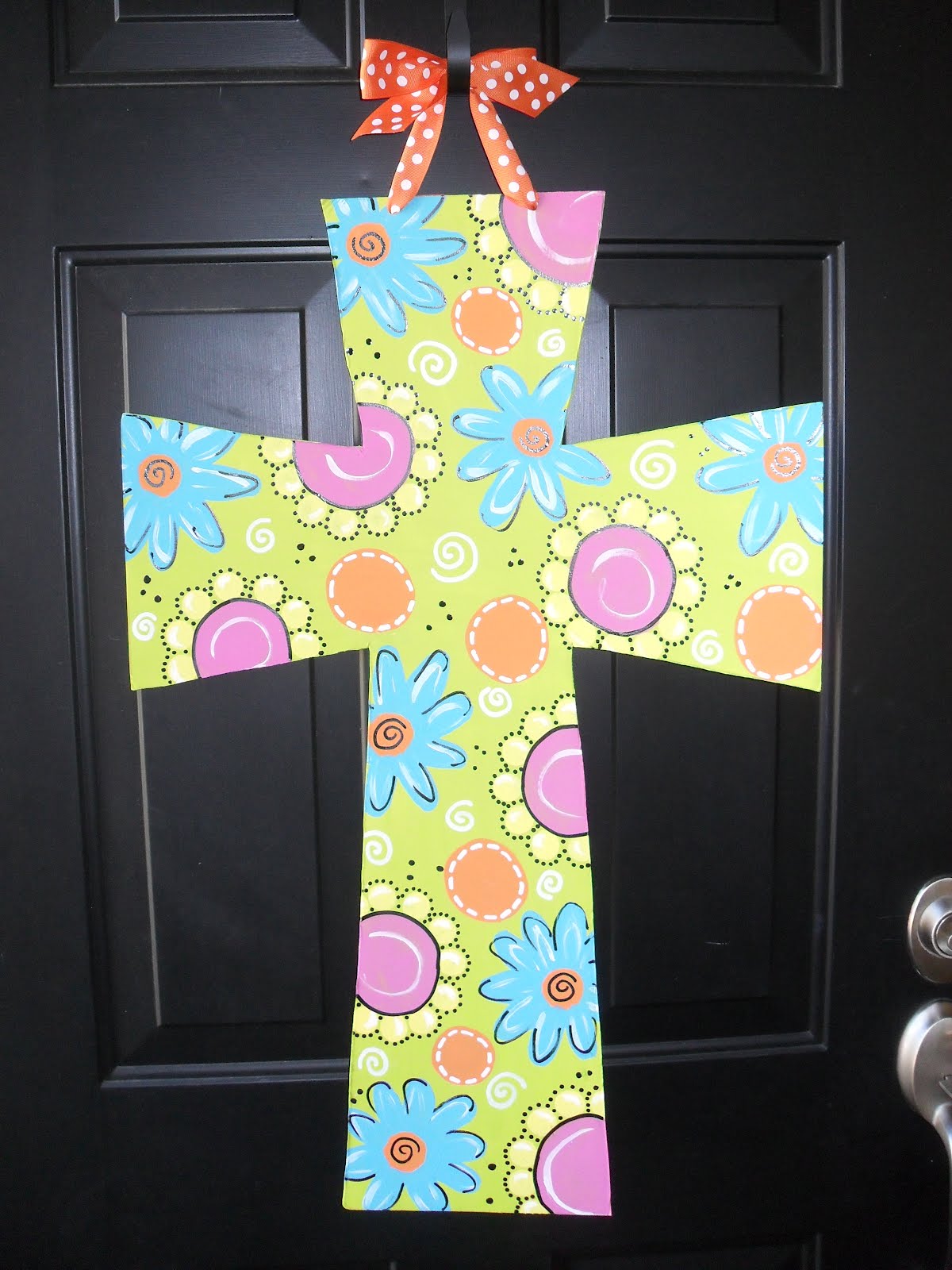 Cleverly Creative Girl Easter Cross Door Decor