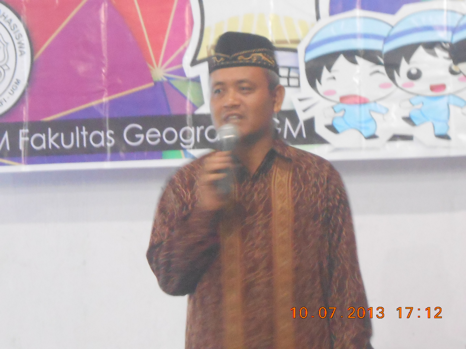 * Buka Bersama dengan Mahasiswa UGM