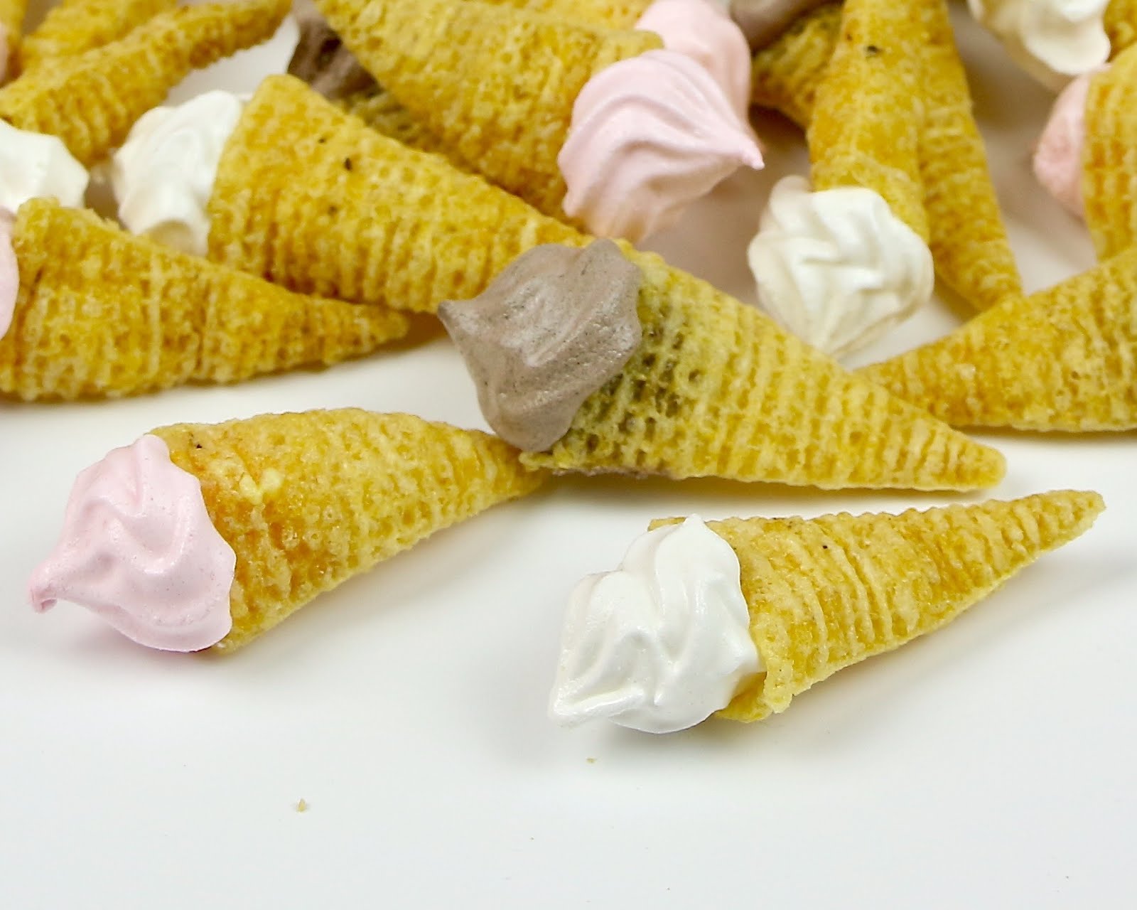 {VIDEO} Mini Bugle Ice Cream Cone Meringues The Lindsay Ann