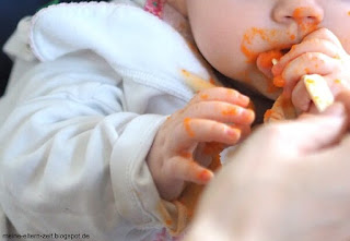 Entspannt Essen mit Baby Baby isst brei