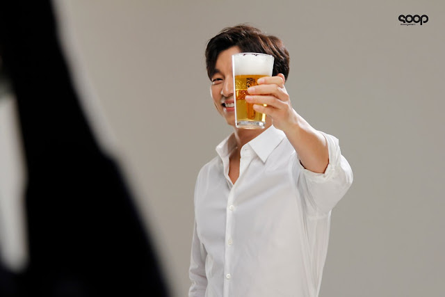 孔劉拍啤酒廣告太有魅力 經紀公司SOOP公開第二波花絮照