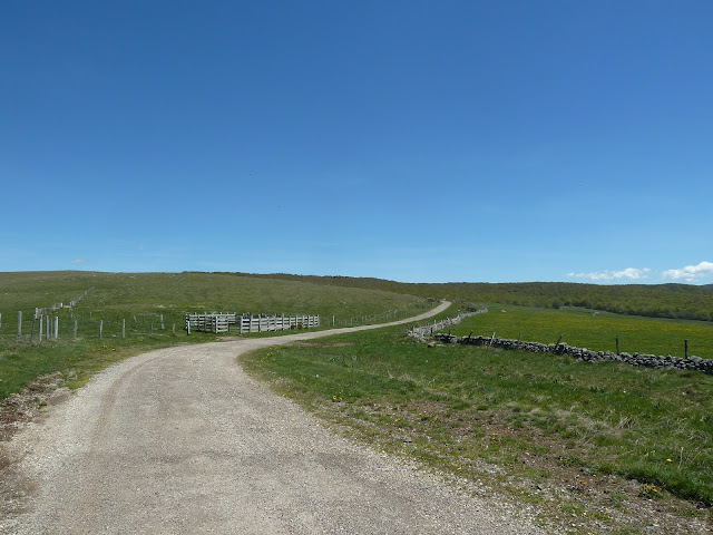 [CR] VTT BUL : Itinérance dans l'Aubrac du 15 au 17 mai 2017 P1100325