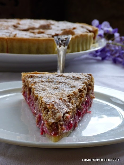 Versüßter Sonntag: Rhabarber-Johannisbeer-Tarte mit Haselnuss ...