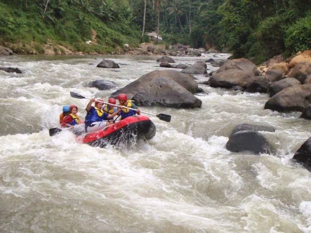 Arung Jeram Sungai Ciberang