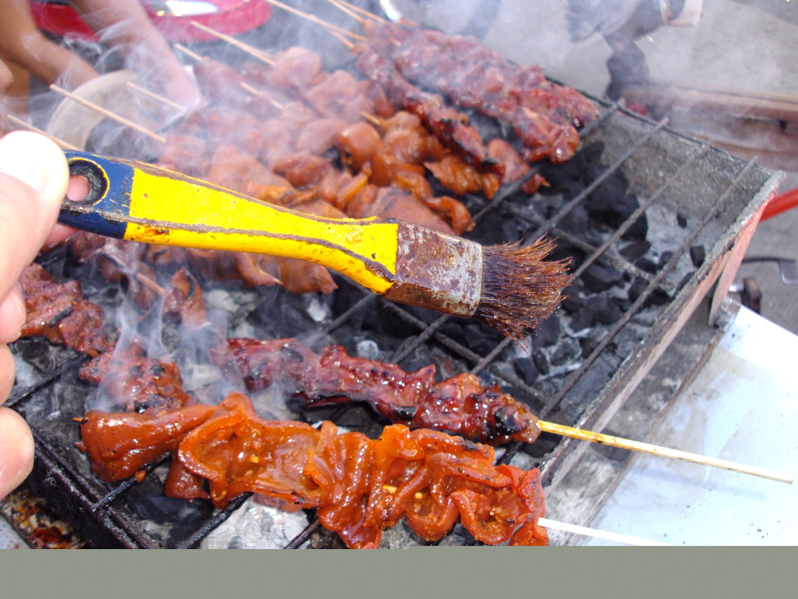 Holiday Food Warning LeadPainted Brushes Not Suitable for Rubbing