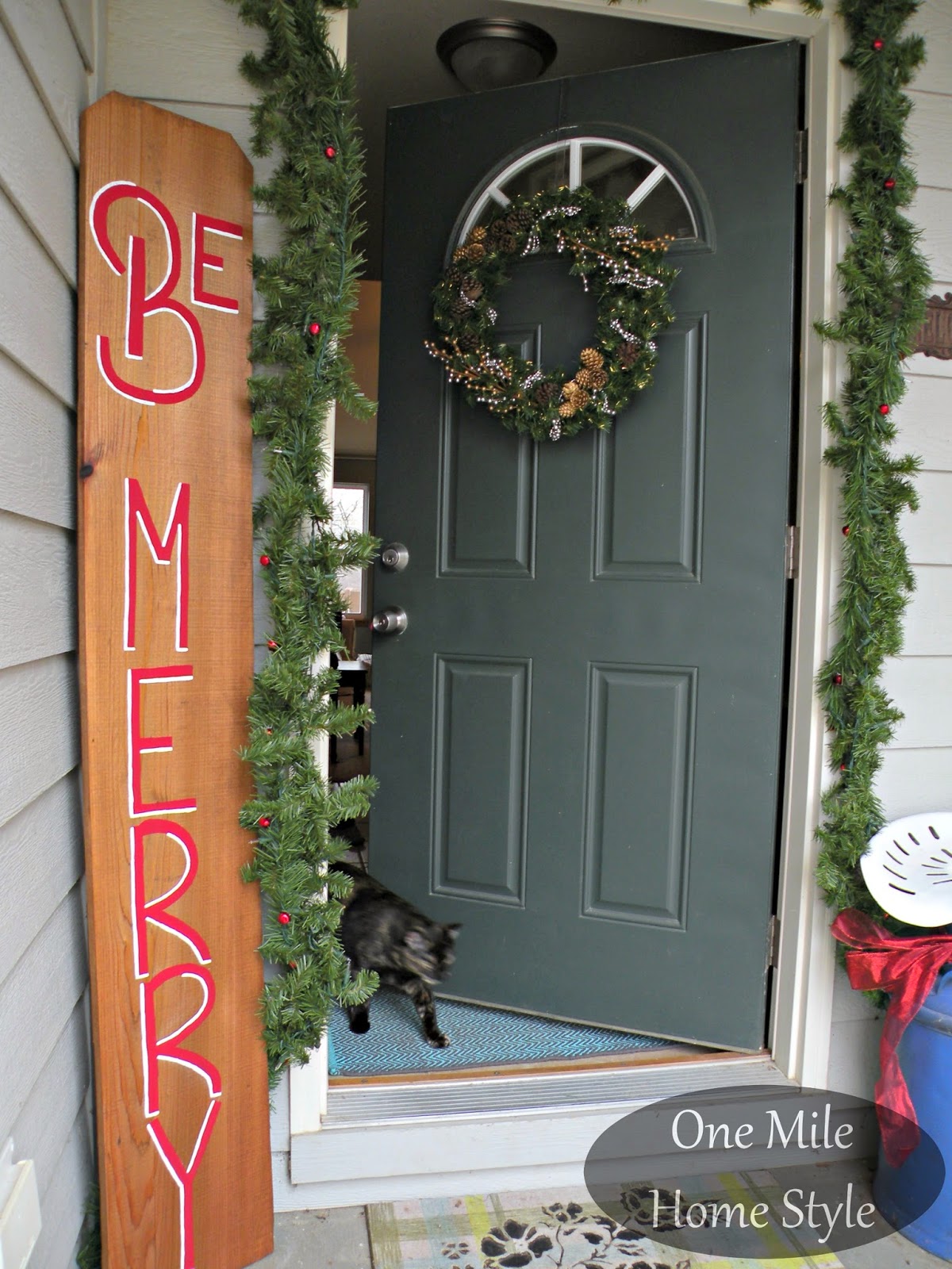 Be Merry Front Entry Christmas Decorations