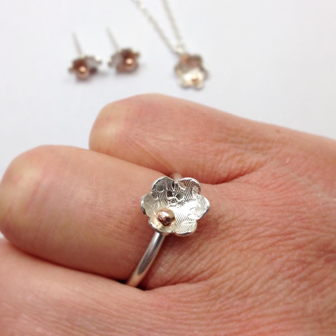Cek Model Cincin Emas Solitaire Dari ORORI