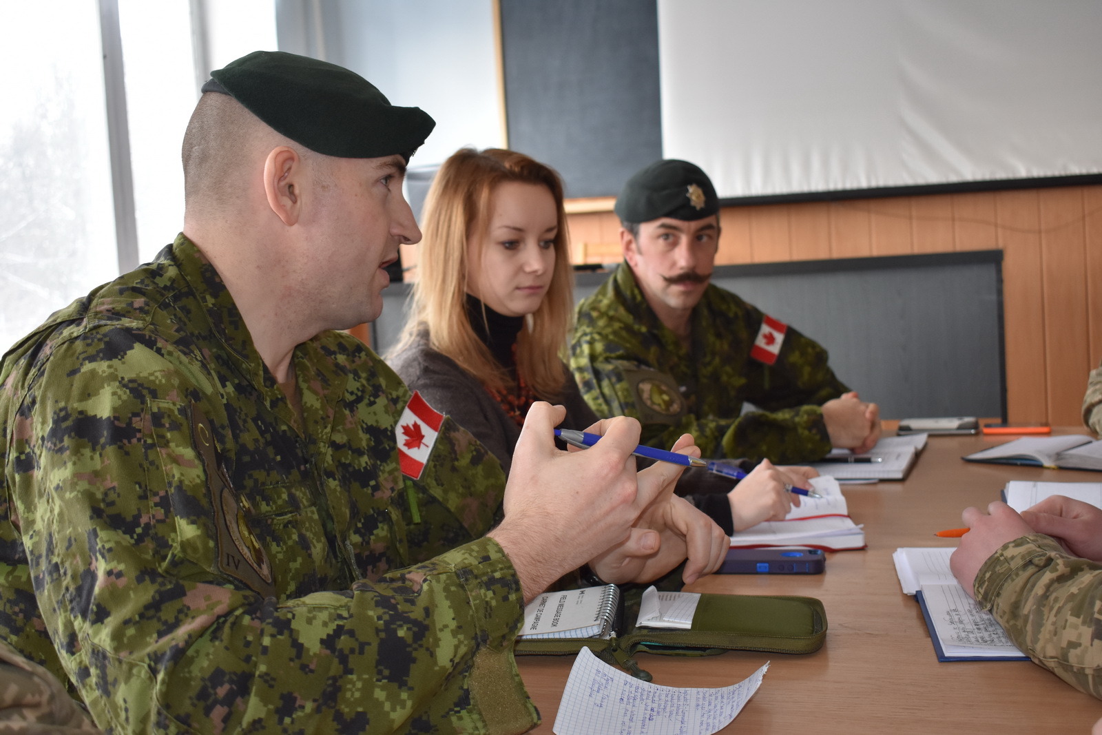 Канадські інструктори передають ЗС України досвід з підготовки сержантського складу 