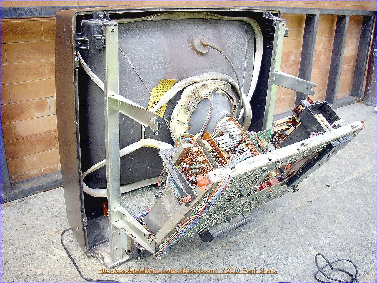 Obsolete Technology Tellye !: METZ 7096 CLASSIC COLOR (CH679G) CHASSIS ...