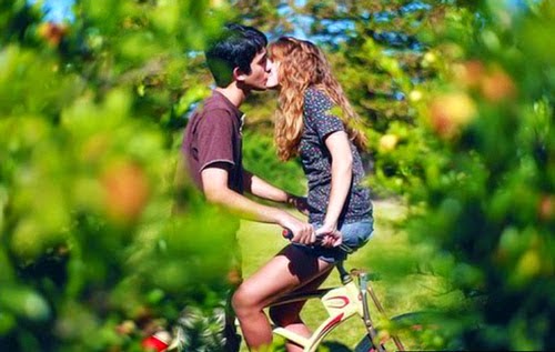 kissing images,Lip lock images, kissing cute images,Romantic cute sweet couple images Nice love images, Love couple images, Real love images, Love cute images, Romantic images,  Hug Images, Lovely romantic images, 4truelovers images,Love cute images