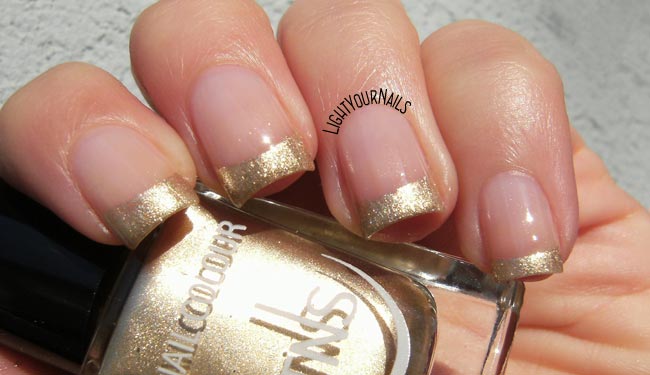 French dorata con smalto TNS Atomic  79 - Gold French nail art manicure