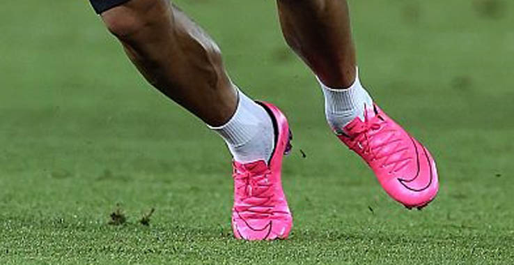 camisa arrastrar rastro Dani Alves to Rejoin Nike? - Footy Headlines