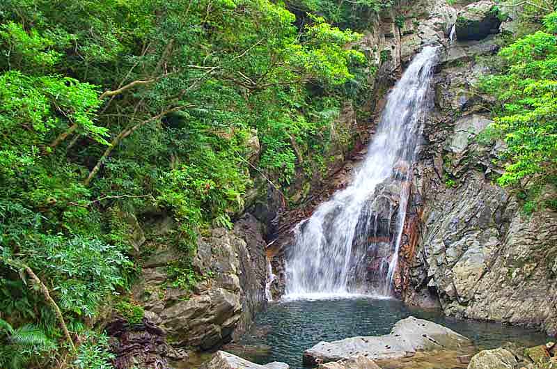 Hiji Waterfall, view from end of trail