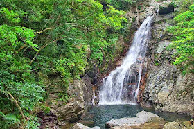 Hiji Waterfall, view from end of trail