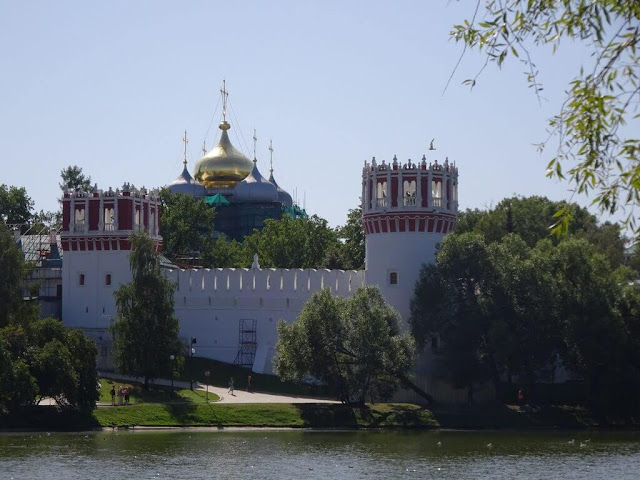 "Lago dos cisnes" no Parque Novodevichy - Moscovo