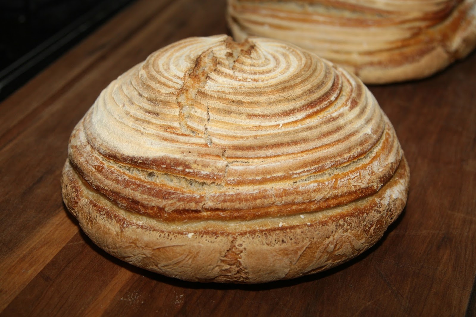 Emilio Deik Pan Artesanal en Horno Holandés (para Sábado AM) Emilio Deik Pan Artesanal en Horno Holandés (para Sábado AM)