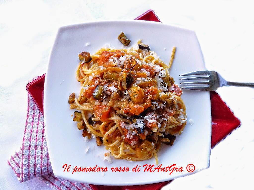 Il Pomodoro Rosso di MAntGra: Spaghetti con melanzane e pesto