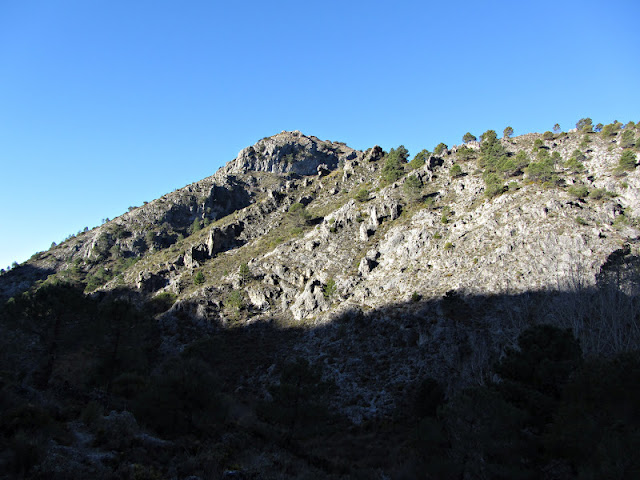 Foto de El Cerro de la Cruz en Lentegí, Granada