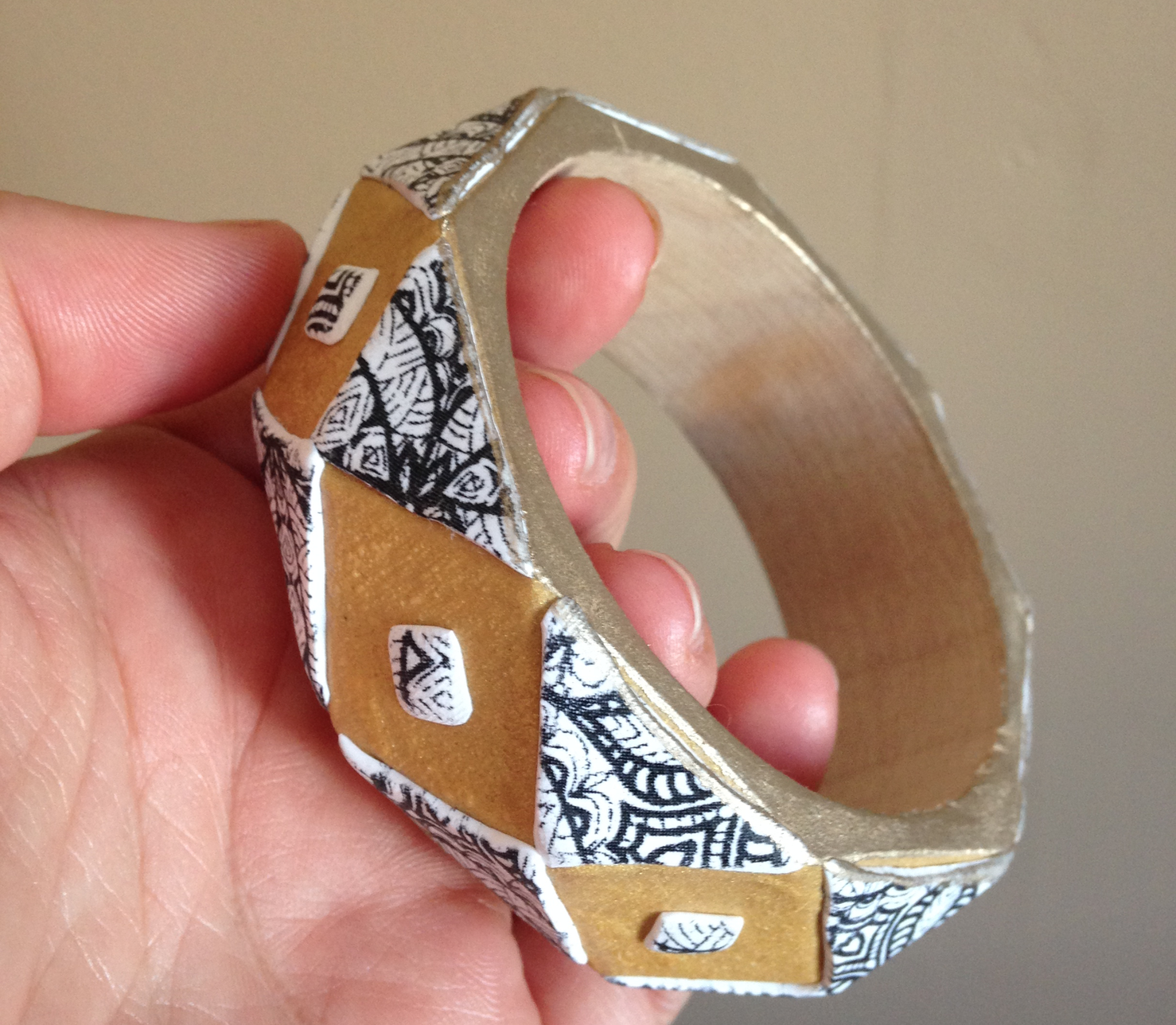 Polymer Clay TV & Polymer Clay Productions How to create a metallic