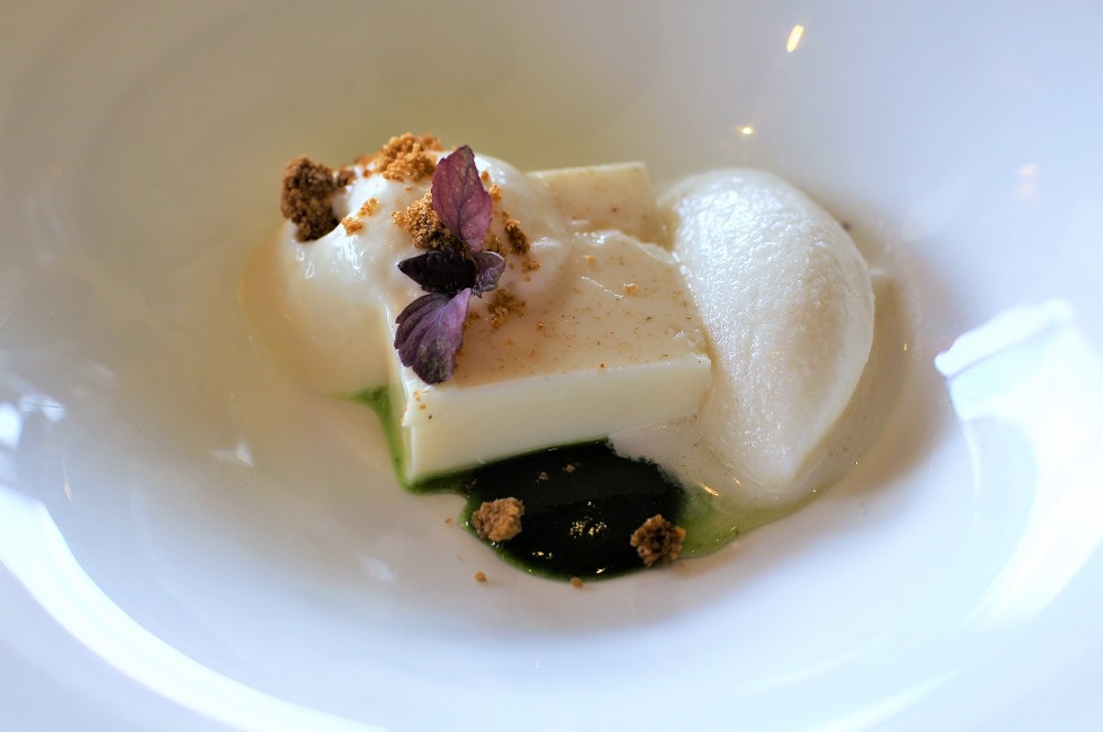 Michelin star lunch at Andra Mari in Bilbao, Spain | travel & foodie blog