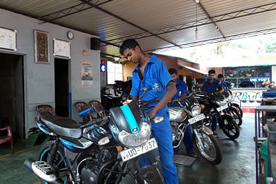 Bajaj pulsar bike service centre near me Clearance