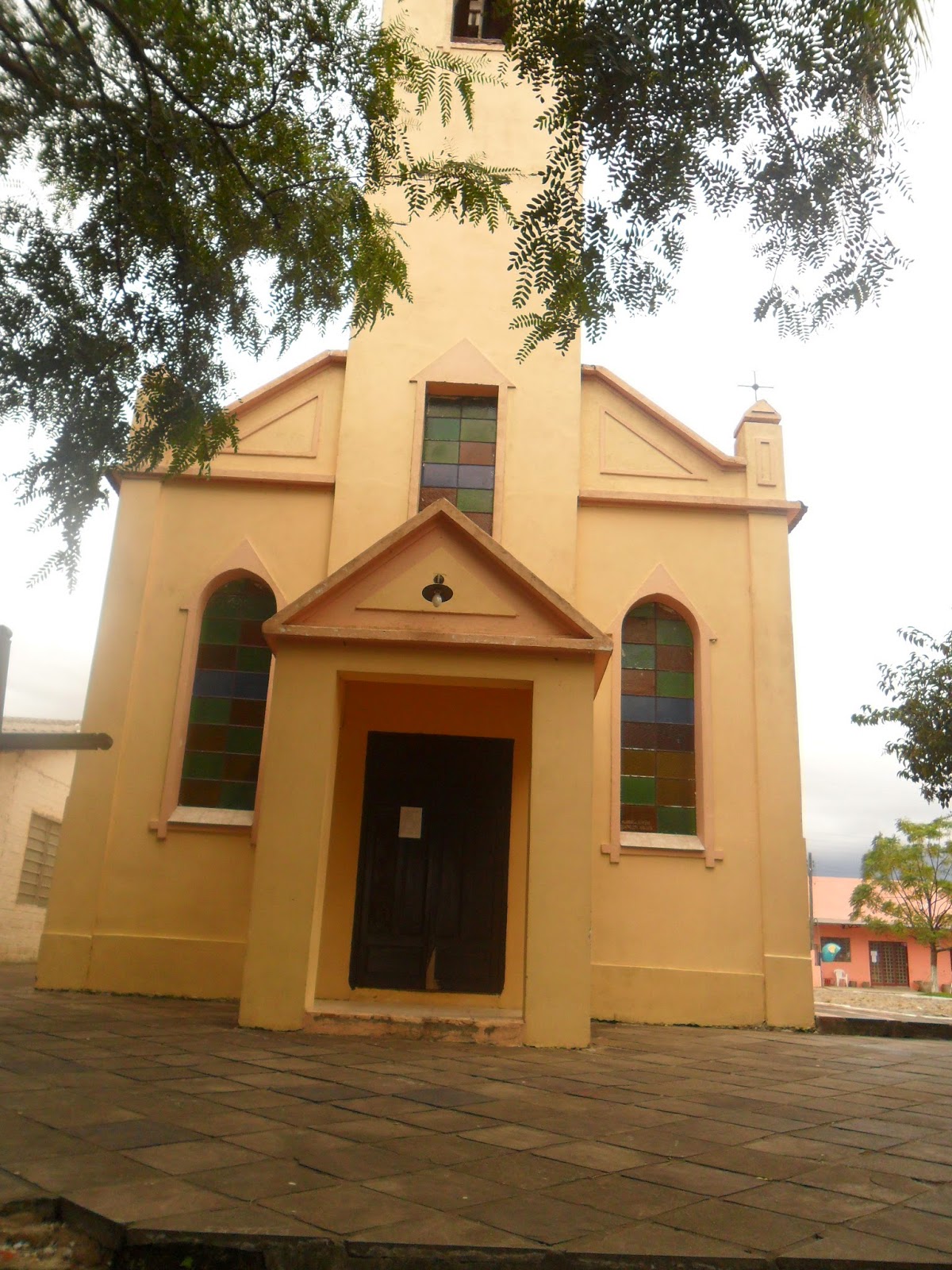 Cenas Perdidas do Rio Grande do Sul e outros. Igreja de São Martinho. São Martinho da Serra.RS.2012