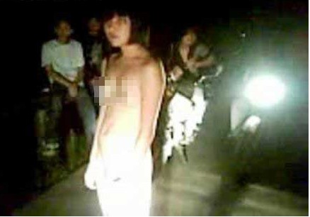 hinh anh nu sinh danh nhau