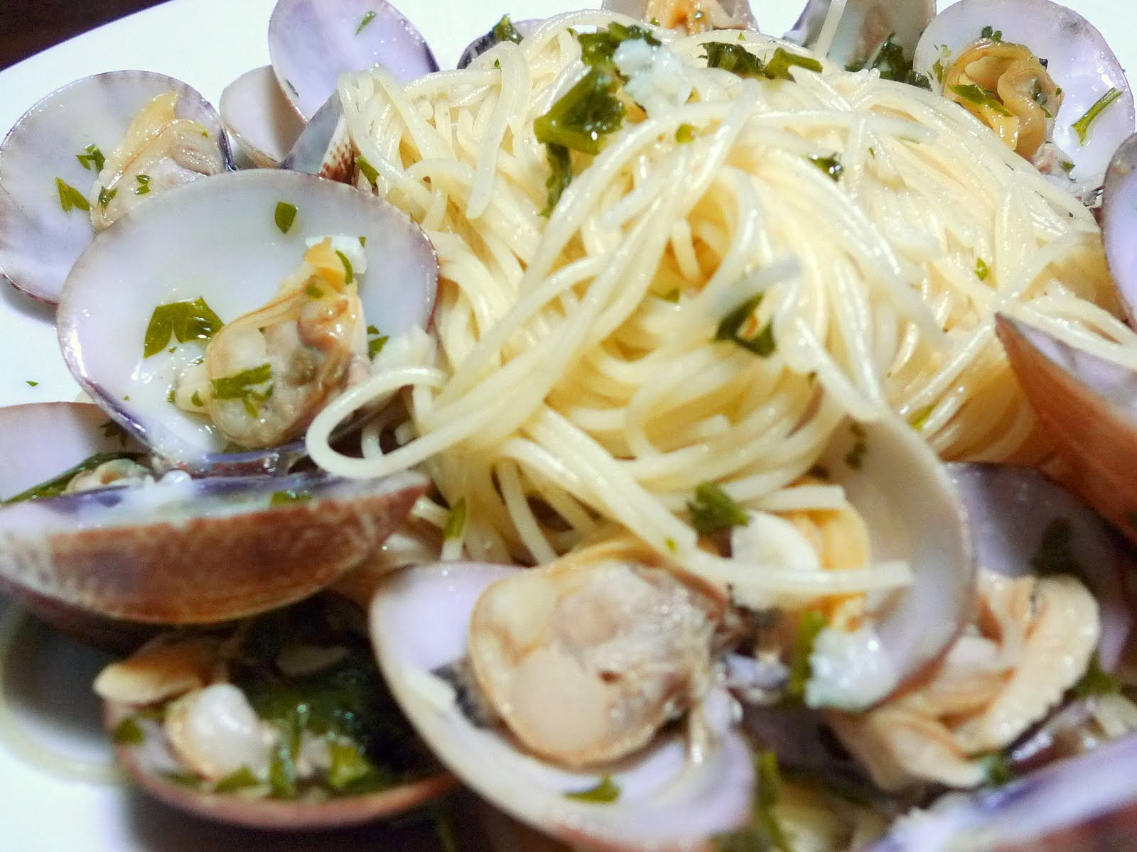 I AM A FOODIE Clams with Angel Hair Pasta