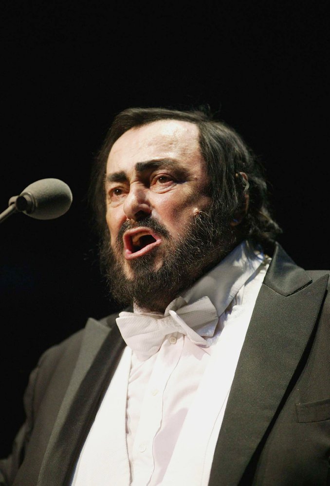 Luciano pavarotti лучано паваротти. Luciano pavarotti лучано паваротти. Лучано паваротти в молодости. Оперный певец паваротти. Лучано паваротти (1935-2007).