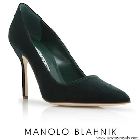 Kate Middleton wore the Manolo Blahnik BB pumps in dark green velvet.