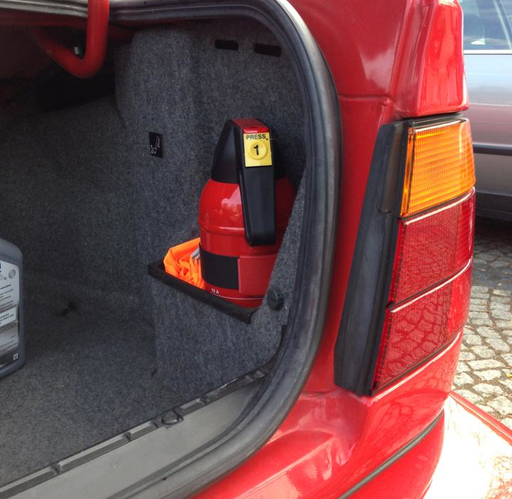 PhoenixFeuerschutz FAQ Feuerlöscher im Auto Pflicht?