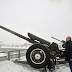 Putin dispara un cañón durante la Navidad rusa