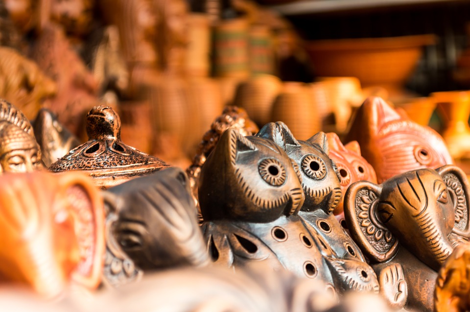 Lorem ipsum dolor sit amet, consectetuer adipiscing elit. Praesent ut est. Ut sagittis nisi sed enim.