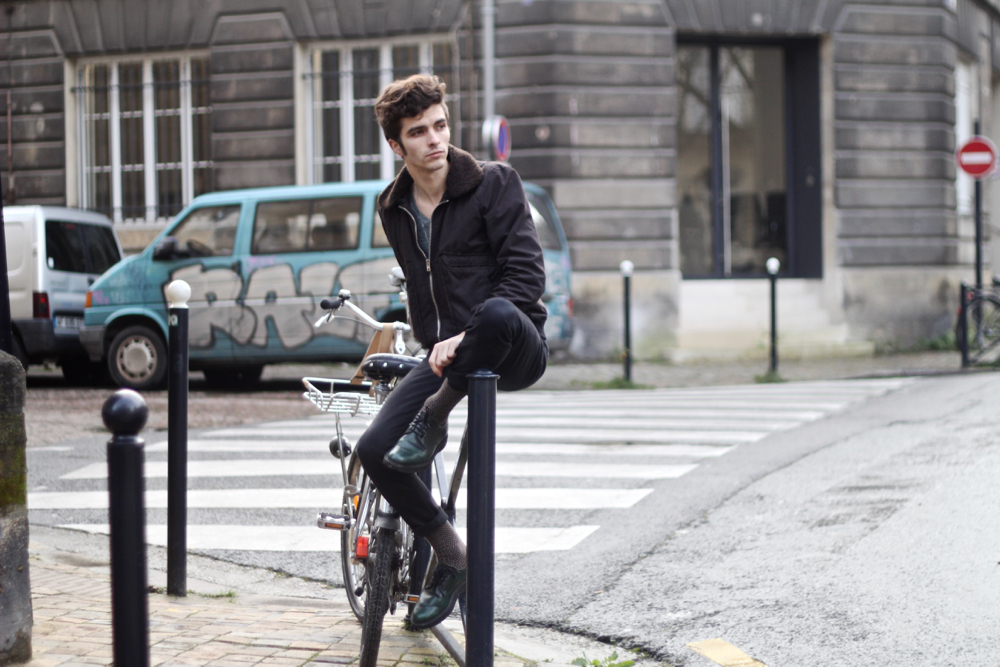 BLOG-MODE-HOMME_APC_jeans-petit-standard_april77-blouson_churchs-leyton_royalties-chaussettes-bordeaux-style_scotch-and-soda