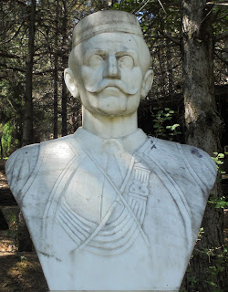 προτομή του Αθανάσιου Μπρούφα στο Μουσείο Μακεδονικού Αγώνα του Μπούρινου