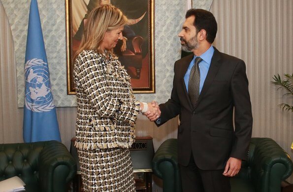 REINA MÁXIMA Queen-maxima-in-oscar-de-la-renta-tweed-dress-1