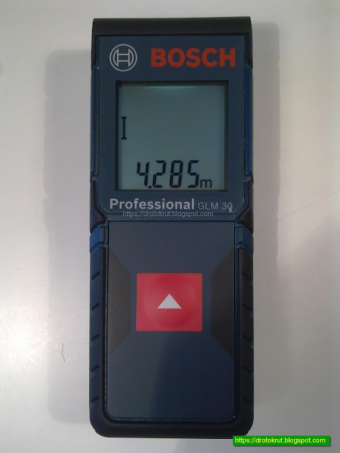 Дисплей лазерного дальномера Bosch Professional GLM 30 с подсветкой