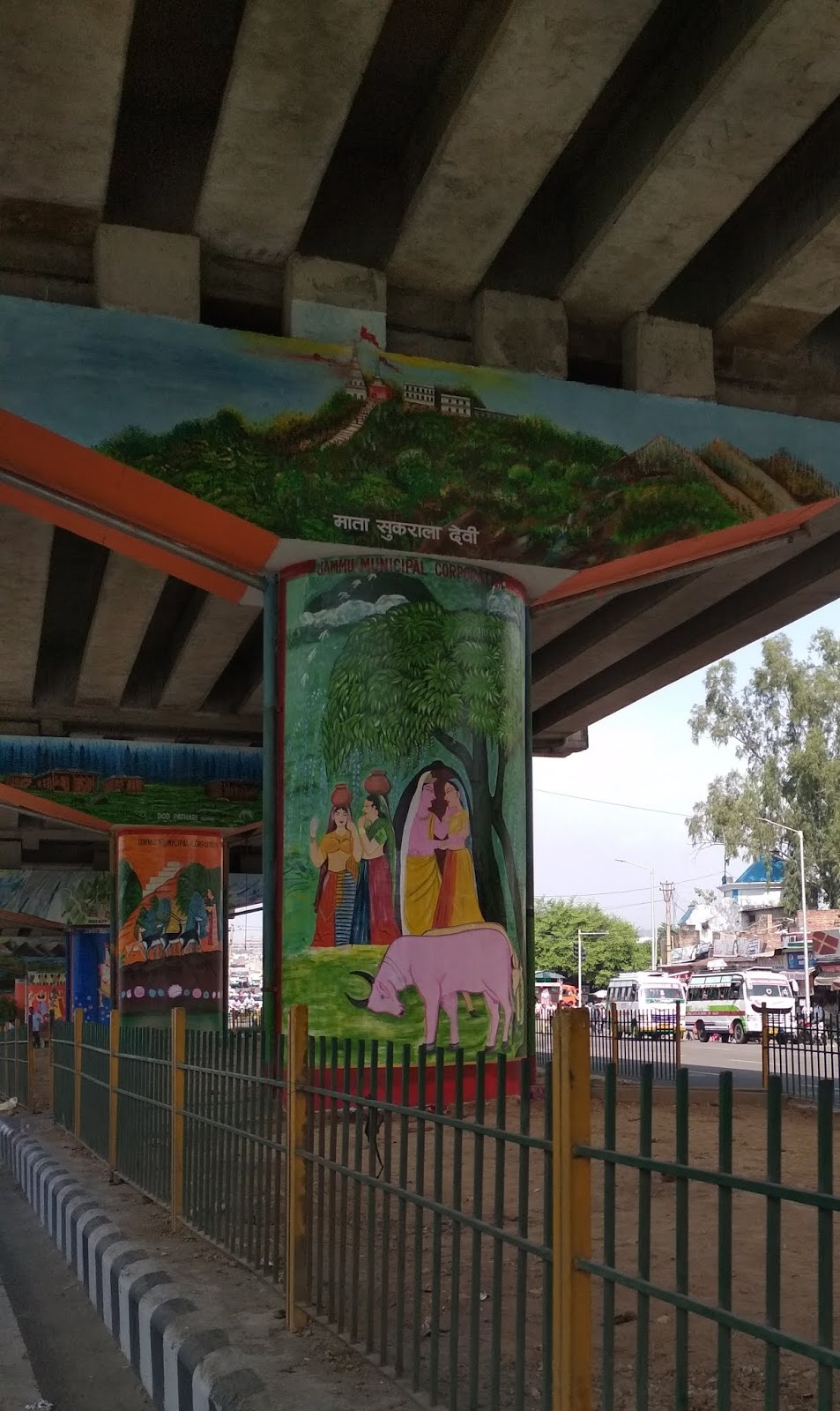 CHINAR SHADE JAMMU CITY IS BEING BEAUTIFULLY PAINTED