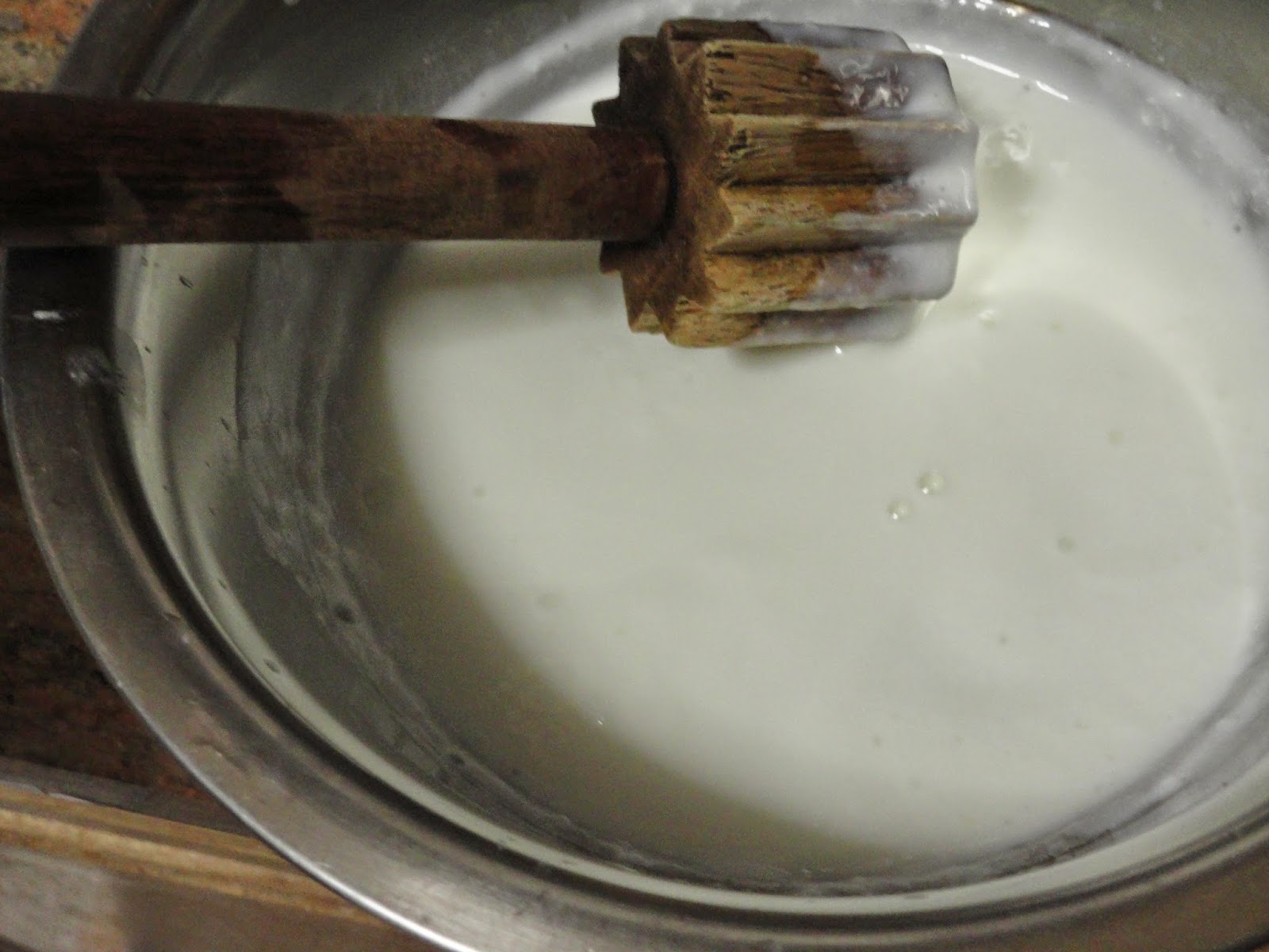 Churned yoghurt