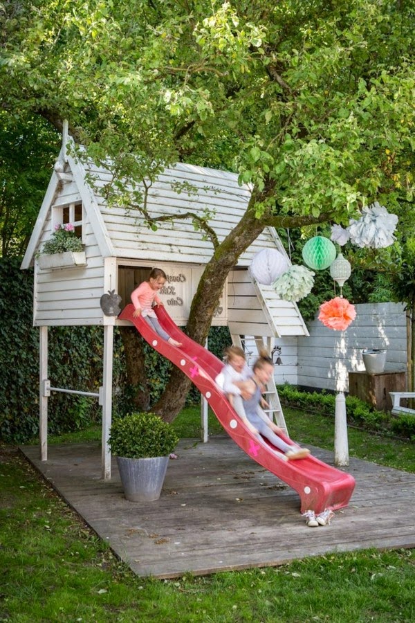 Super fun Playhouse for the kids!