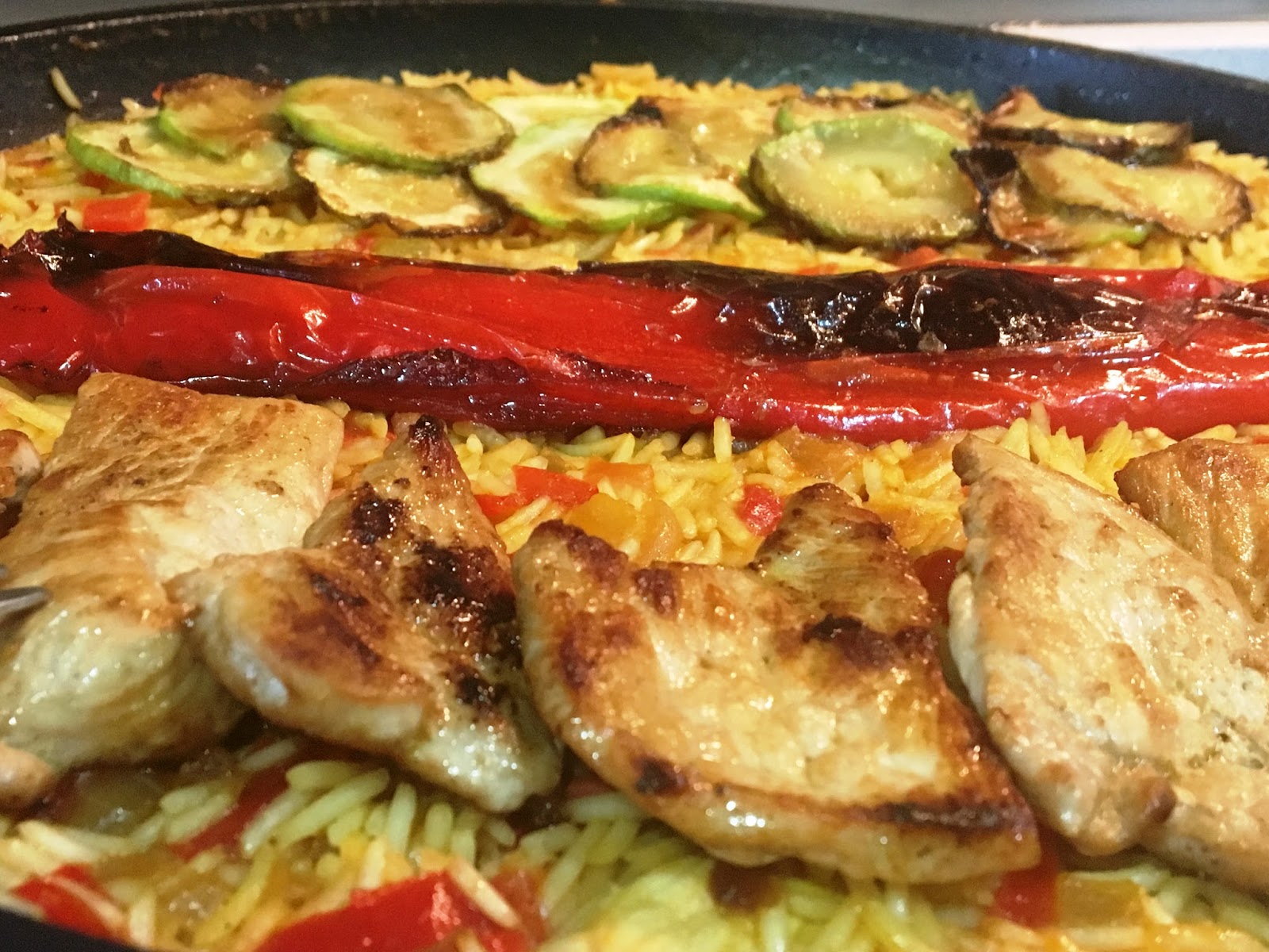 Paella con verdura y magro