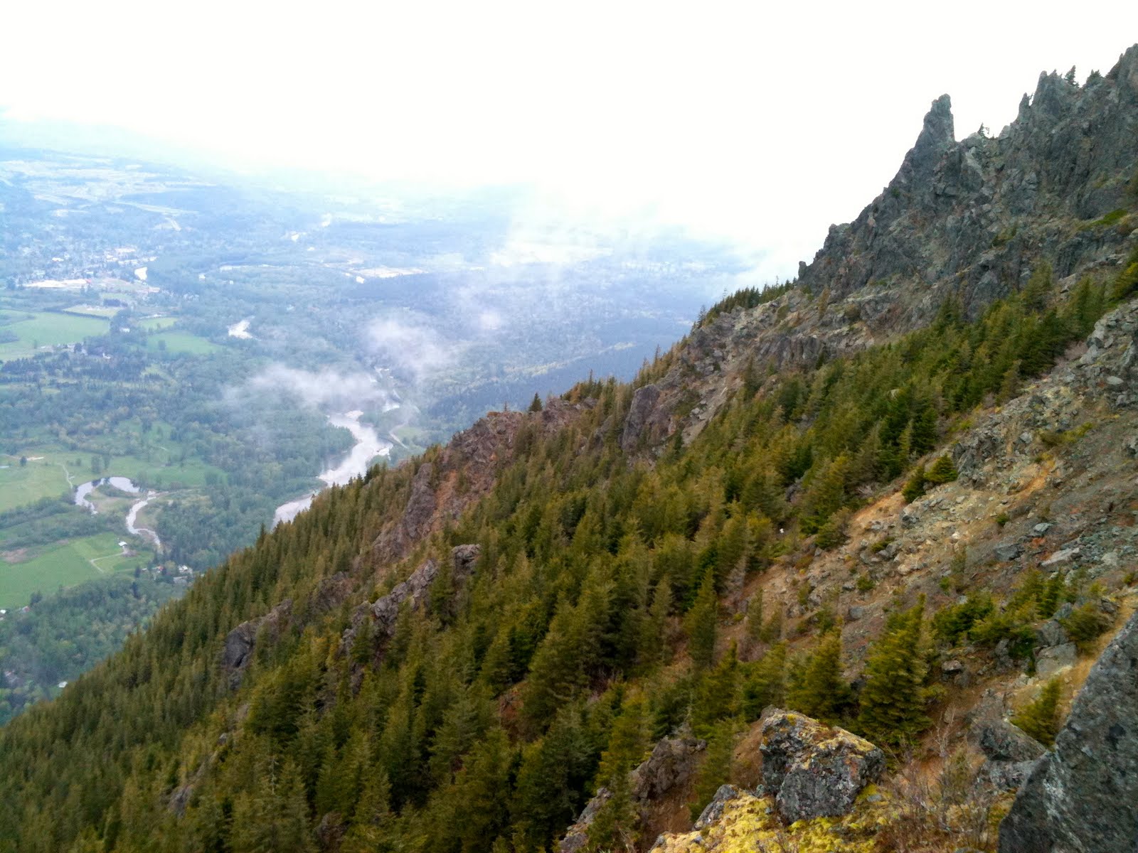 Trail Runner: Mt. Si Trail run/Hike