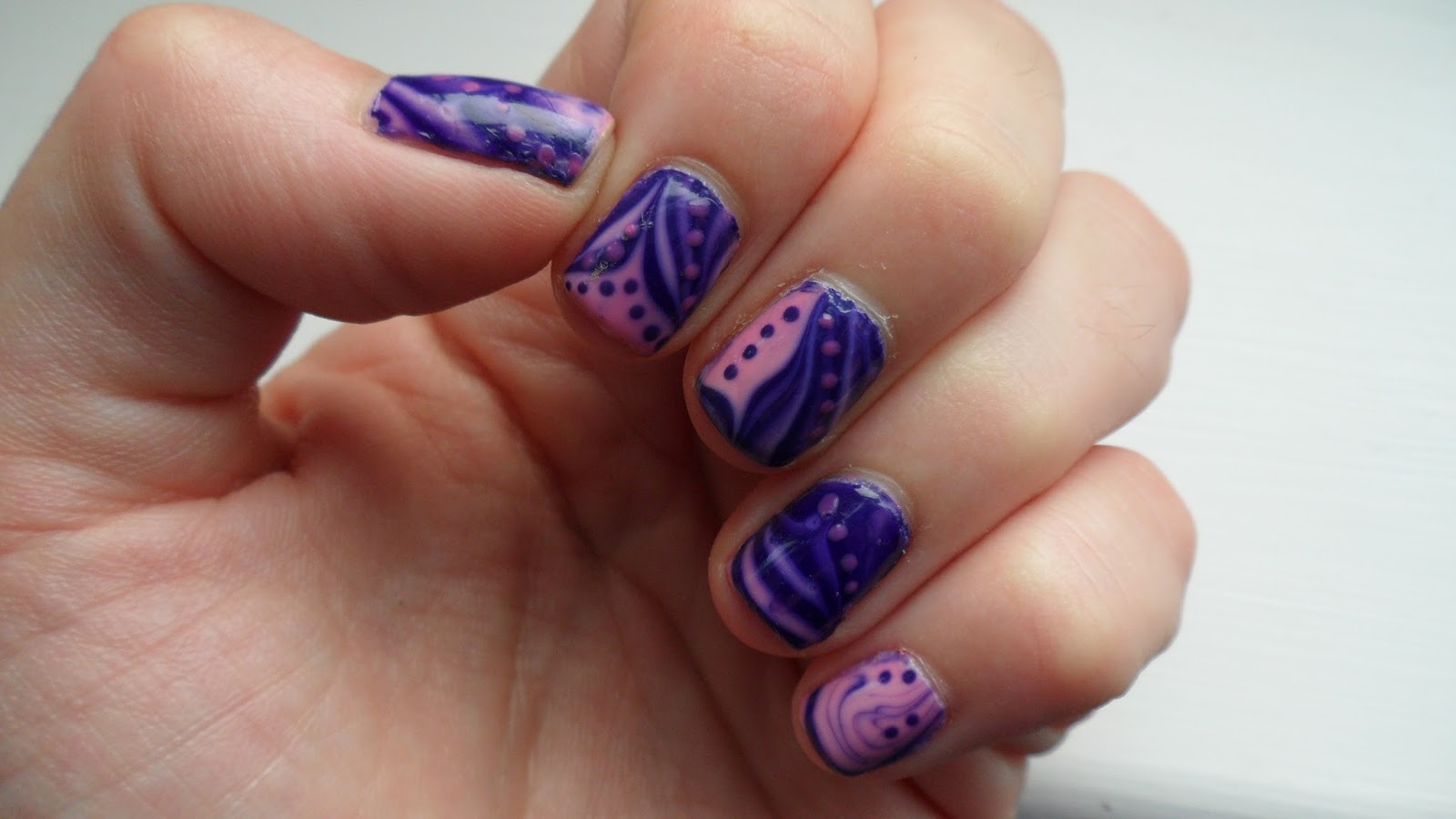 Nailificent Water Marbling nail art